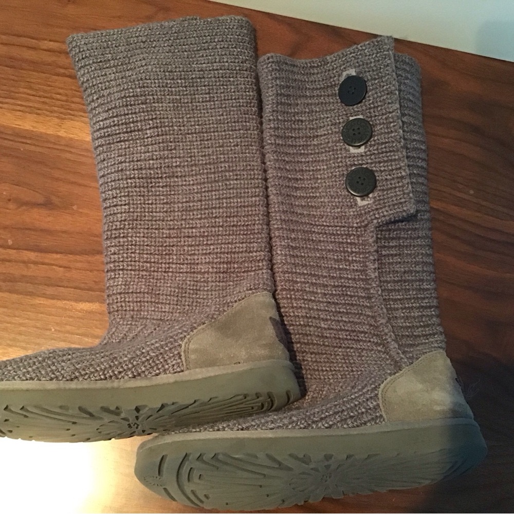 Ugg Australia Gray Classic Cardy Sweater‎ Knit Fold Over 3 Button Tall Boots 10